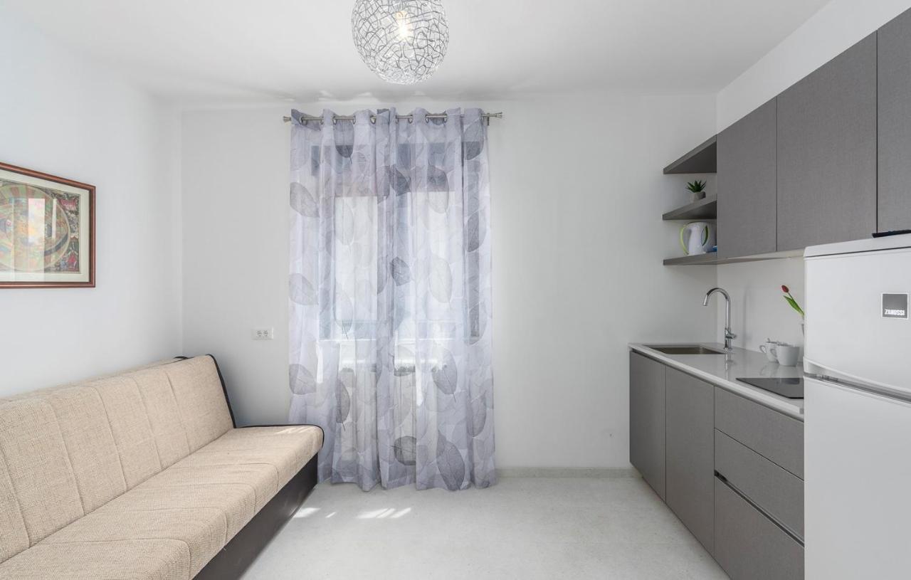 Apartments Zrnic Porec Room photo